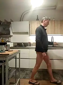 Snapshot of Coolandgang chatting on 01.18.25 Coolandgang online show from 01.18.25