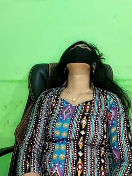 Snapshot of Tapur- chatting on 02.18.25 Tapur- online show from 02.18.25