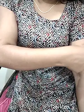 Snapshot of Tapur- chatting on 10.11.25 Tapur- online show from 10.11.25