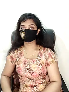 Snapshot of Tapur- chatting on 10.18.25 Tapur- online show from 10.18.25