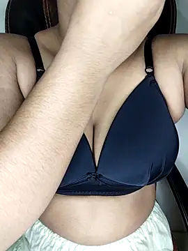 Snapshot of Tapur- chatting on 11.08.25 Tapur- online show from 11.08.25