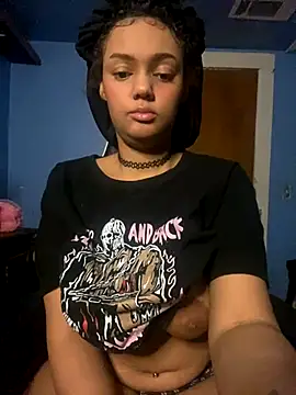 Snapshot of y0urlilgf chatting on 12.02.24 y0urlilgf online show from 12.02.24