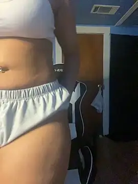 Snapshot of y0urlilgf chatting on 01.05.25 y0urlilgf online show from 01.05.25