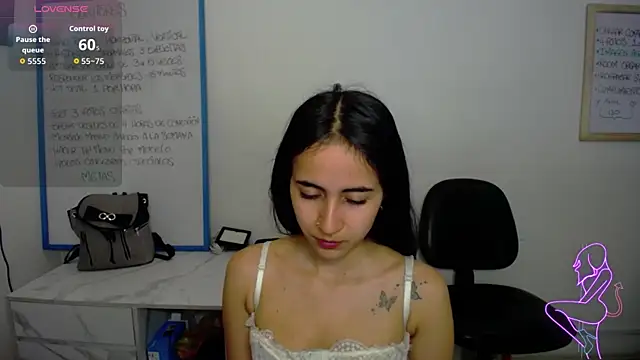 Snapshot of Mia_Fischer chatting on 10.10.25 Mia Fischer online show from 10.10.25