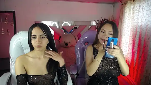 Snapshot of Mia_Fischer chatting on 10.14.25 Mia Fischer online show from 10.14.25