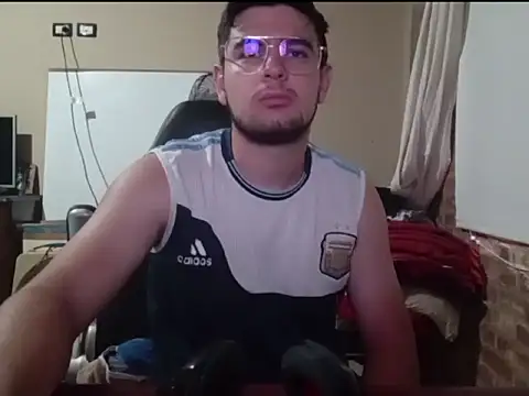 Snapshot of enzis3 chatting on 02.14.26 enzis3 online show from 02.14.26