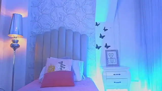 Snapshot of samanta_william chatting on 10.14.25 samanta william online show from 10.14.25