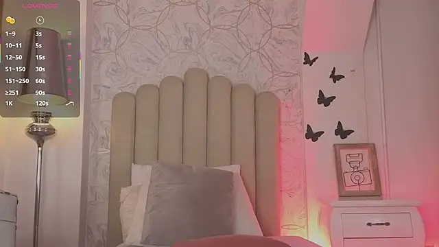 Snapshot of samanta_william chatting on 10.27.25 samanta william online show from 10.27.25