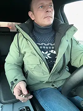 Snapshot of AlexGWoW chatting on 02.17.25 AlexGWoW online show from 02.17.25