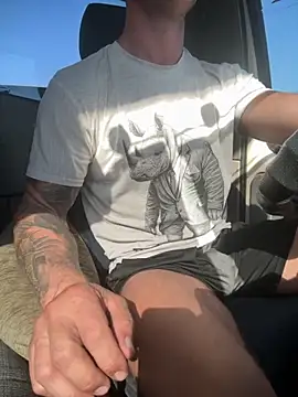 Snapshot of AlexGWoW chatting on 09.23.25 AlexGWoW online show from 09.23.25