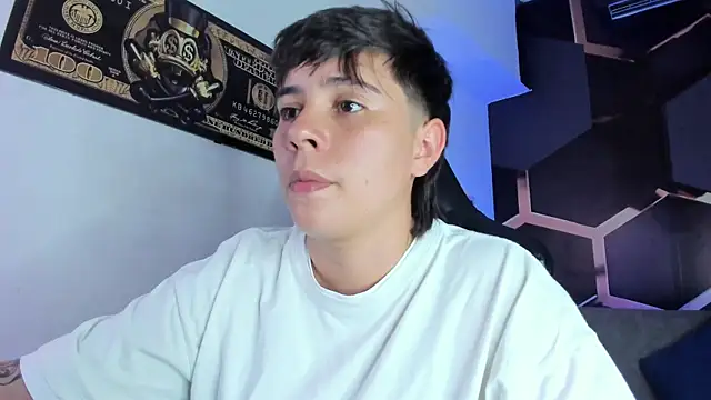 Snapshot of AbbySmiitth_ chatting on 10.08.25 AbbySmiitth online show from 10.08.25