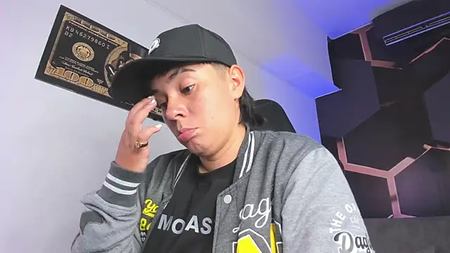 Snapshot of AbbySmiitth_ chatting on 10.13.25 AbbySmiitth online show from 10.13.25