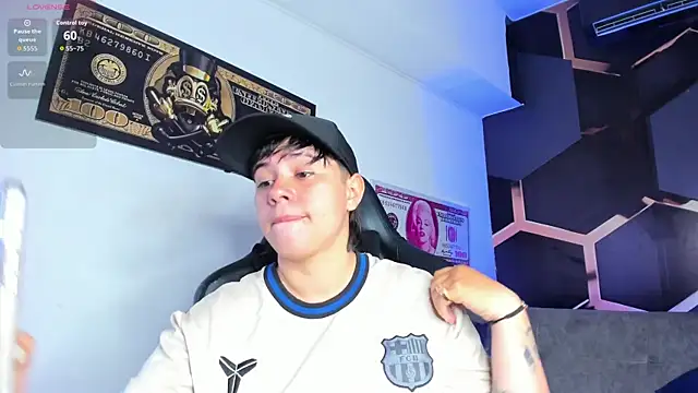 Snapshot of AbbySmiitth_ chatting on 10.14.25 AbbySmiitth online show from 10.14.25