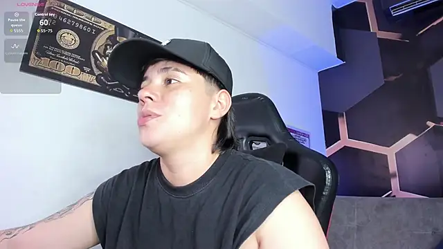 Snapshot of AbbySmiitth_ chatting on 10.15.25 AbbySmiitth online show from 10.15.25