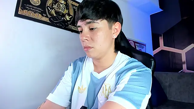 Snapshot of AbbySmiitth_ chatting on 10.20.25 AbbySmiitth online show from 10.20.25