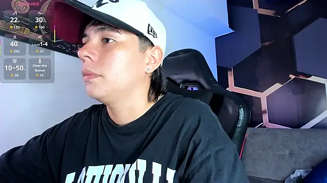 Snapshot of AbbySmiitth_ chatting on 10.21.25 AbbySmiitth online show from 10.21.25