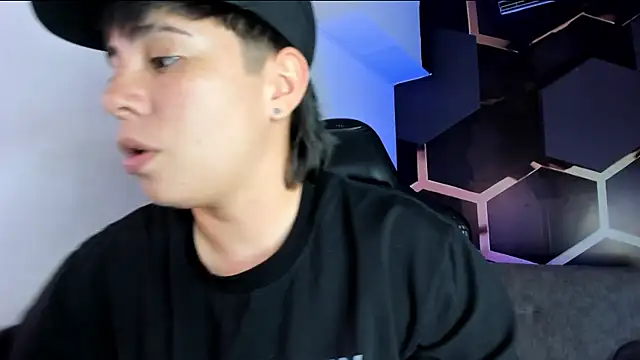 Snapshot of AbbySmiitth_ chatting on 10.22.25 AbbySmiitth online show from 10.22.25