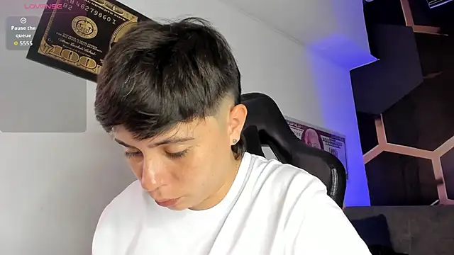 Snapshot of AbbySmiitth_ chatting on 11.02.25 AbbySmiitth online show from 11.02.25