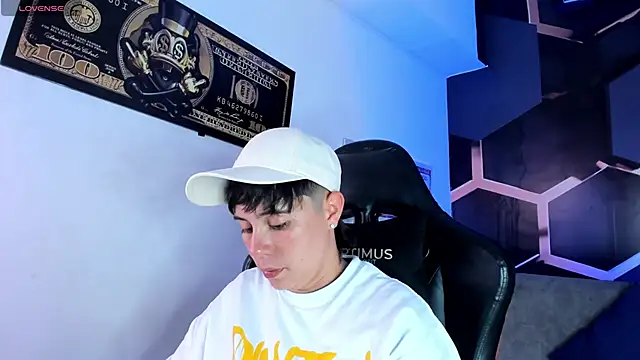 Snapshot of AbbySmiitth_ chatting on 11.04.25 AbbySmiitth online show from 11.04.25