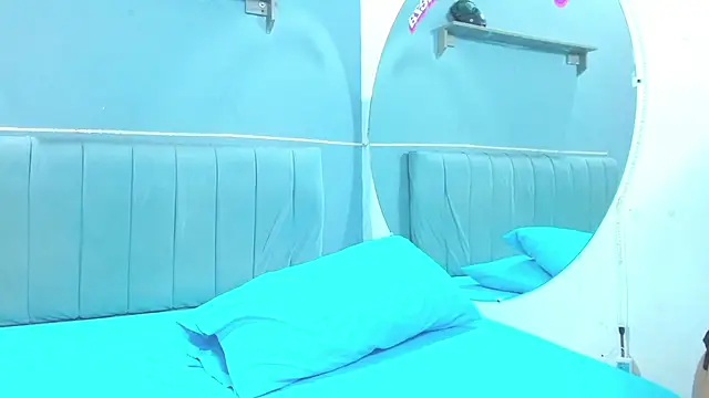 minimi naty online show from 12.28.24