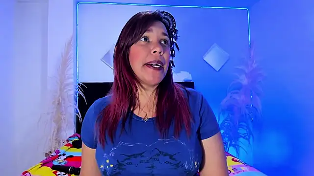 Snapshot of Hannahoney_ chatting on 01.24.25 Hannahoney online show from 01.24.25