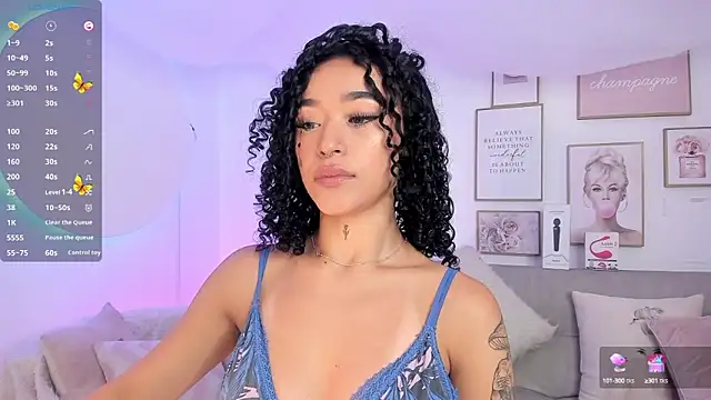 Crystal Dluna online show from 01.18.25