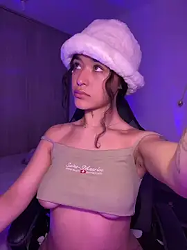 Snapshot of Crystal_Dluna chatting on 09.30.25 Crystal Dluna online show from 09.30.25