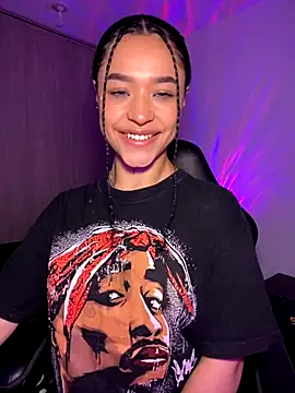 Snapshot of Crystal_Dluna chatting on 10.13.25 Crystal Dluna online show from 10.13.25