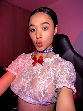 Snapshot of Crystal_Dluna chatting on 11.11.25 Crystal Dluna online show from 11.11.25