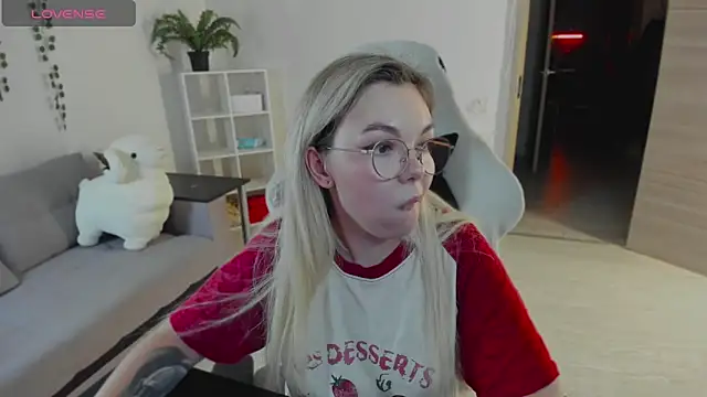 whoa-hoa-hoa-hoa-hoa online show from 12.18.25