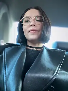 Snapshot of meow_girl chatting on 12.12.24 meow girl online show from 12.12.24