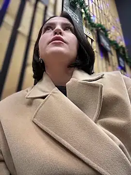 Snapshot of meow_girl chatting on 12.15.24 meow girl online show from 12.15.24