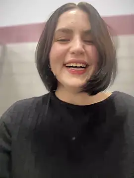 Snapshot of meow_girl chatting on 12.19.24 meow girl online show from 12.19.24