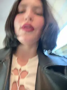 Snapshot of meow_girl chatting on 12.27.24 meow girl online show from 12.27.24