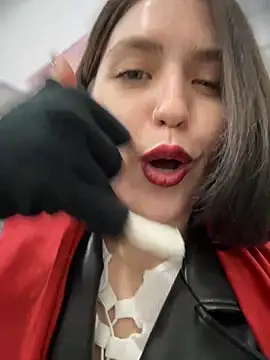 Snapshot of meow_girl chatting on 12.30.24 meow girl online show from 12.30.24