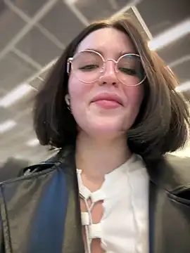 Snapshot of meow_girl chatting on 01.08.25 meow girl online show from 01.08.25