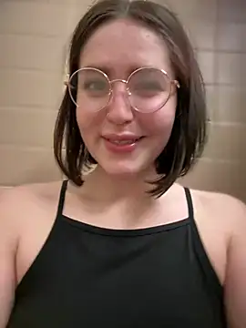 Snapshot of meow_girl chatting on 01.12.25 meow girl online show from 01.12.25