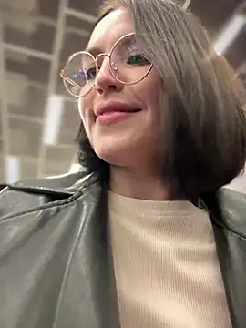 Snapshot of meow_girl chatting on 01.13.25 meow girl online show from 01.13.25