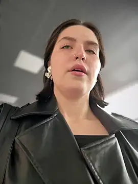 Snapshot of meow_girl chatting on 01.15.25 meow girl online show from 01.15.25