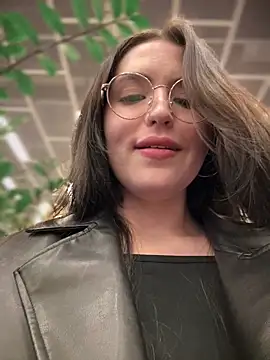 Snapshot of meow_girl chatting on 01.24.25 meow girl online show from 01.24.25