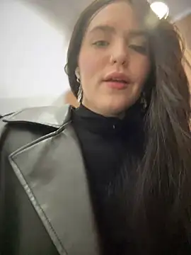 Snapshot of meow_girl chatting on 02.07.25 meow girl online show from 02.07.25