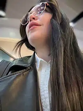 Snapshot of meow_girl chatting on 02.08.25 meow girl online show from 02.08.25