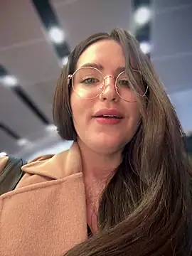 Snapshot of meow_girl chatting on 02.19.25 meow girl online show from 02.19.25