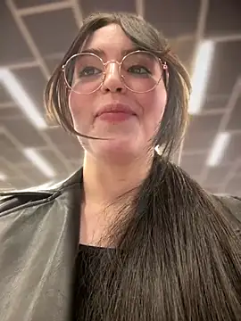 Snapshot of meow_girl chatting on 02.27.25 meow girl online show from 02.27.25