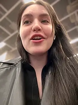 Snapshot of meow_girl chatting on 02.28.25 meow girl online show from 02.28.25