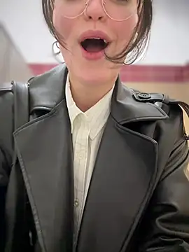 Snapshot of meow_girl chatting on 03.07.25 meow girl online show from 03.07.25