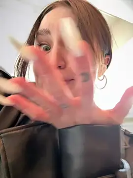 Snapshot of meow_girl chatting on 03.11.25 meow girl online show from 03.11.25