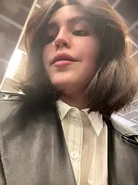 Snapshot of meow_girl chatting on 03.14.25 meow girl online show from 03.14.25