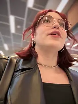 Snapshot of meow_girl chatting on 03.19.25 meow girl online show from 03.19.25