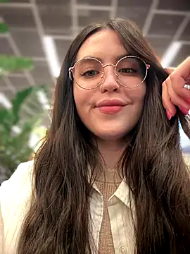 Snapshot of meow_girl chatting on 09.15.25 meow girl online show from 09.15.25